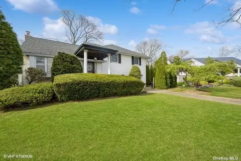 3771 White Birch Ct, Wantagh, NY 11793