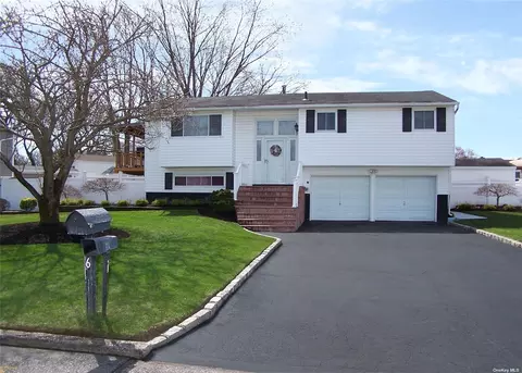 6 Berkeley Ave, Selden, NY 11784