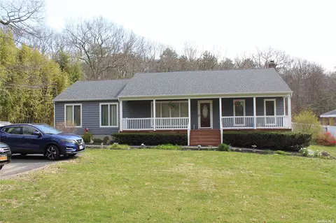 361 Blue Point Rd, Farmingville, NY 11738