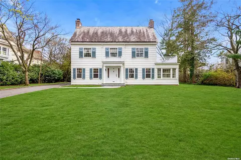 44 South Dr, Manhasset, NY 11030