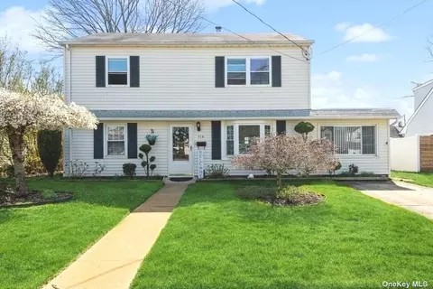 319 Brendan Ave, Massapequa, NY 11758