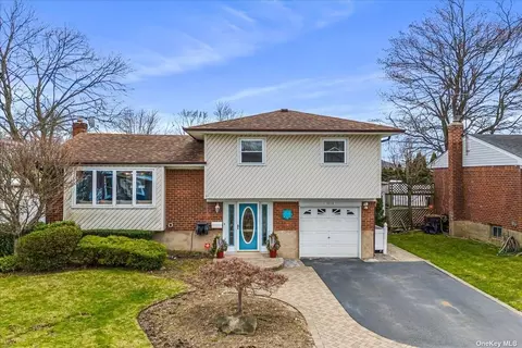 3618 Ivy Dr, Bethpage, NY 11714