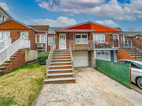 5-06 College Pl, College Point, NY 11356