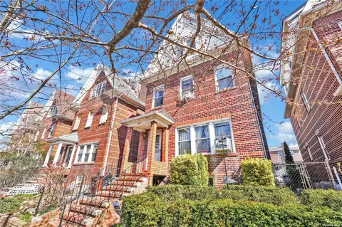 68-11 Exeter St, Forest Hills, NY 11375