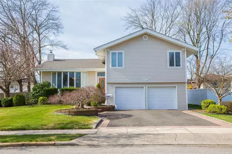 51 Middle Ln, Jericho, NY 11753
