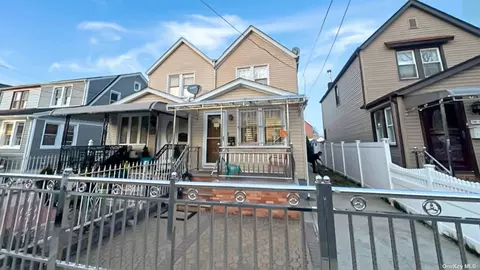 118-21 203rd St, Saint Albans, NY 11412