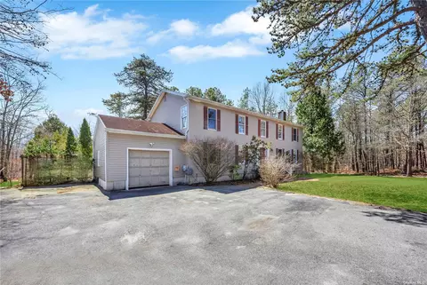 51 Bellows Pond Rd, Hampton Bays, NY 11946
