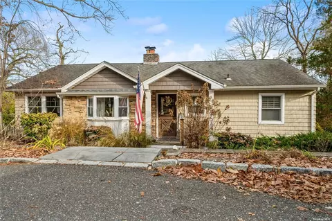 26 Crossman Rd, Centerport, NY 11721