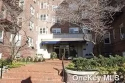 106-15 Queens Blvd #5-V, Forest Hills, NY 11375