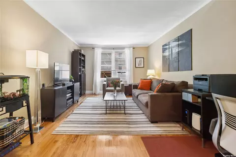 110-20 71 Ave #330, Forest Hills, NY 11375