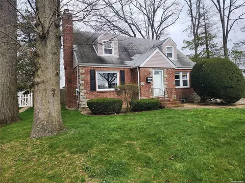 330 Jackson Ave, West Hempstead, NY 11552