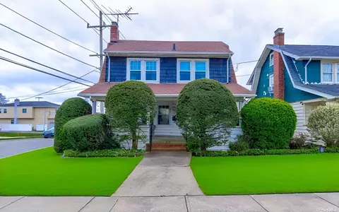 145 Garfield Pl, East Rockaway, NY 11518
