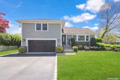 6 Brookdale Rd, Glen Cove, NY 11542