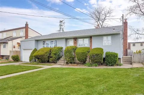 217 Birch Ave, Farmingdale, NY 11735