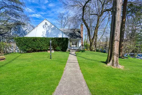 2 W Terrace Rd # A, Great Neck, NY 11021