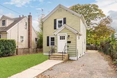 430 Cedar St, West Hempstead, NY 11552