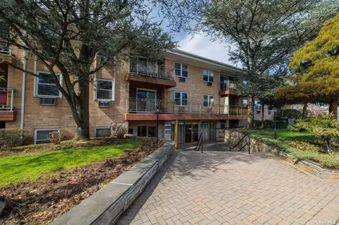157 Hempstead Ave #3B, Lynbrook, NY 11563