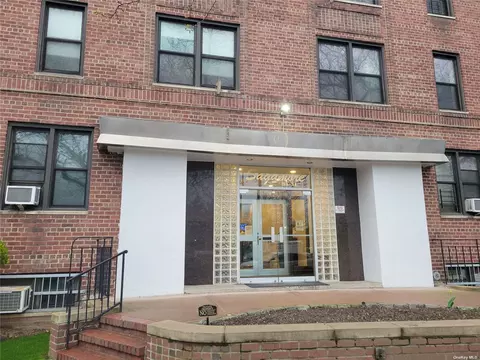 84-31 Van Wyck Expy #3H, Briarwood, NY 11435
