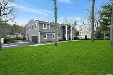 24 Mcculloch Dr, Dix Hills, NY 11746