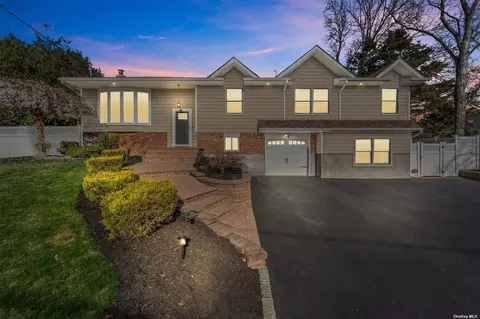 155 Jackson Ave S, Saint James, NY 11780