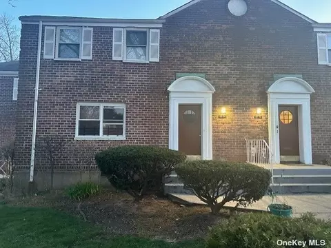 131-74 Laurelton Pkwy #LOWER, Rosedale, NY 11422
