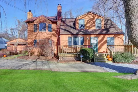 271 Cuba Hill Rd, Huntington, NY 11743