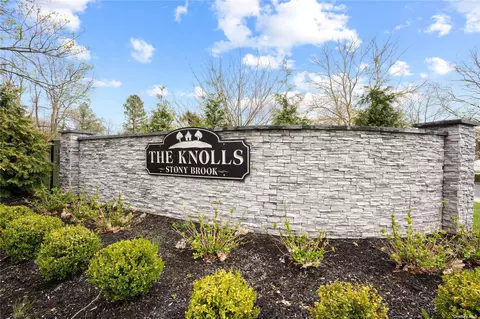 17 Knolls Dr #17, Stony Brook, NY 11790