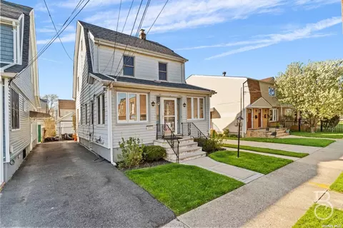 189-17 Keeseville Ave, Saint Albans, NY 11412