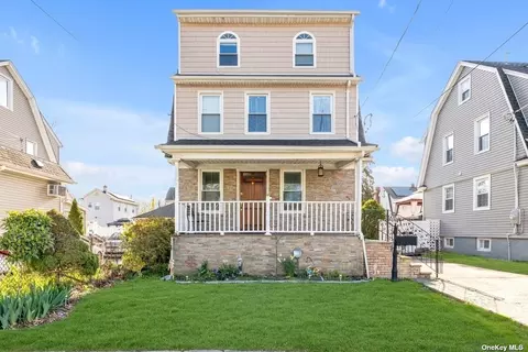 62 Avondale St, Valley Stream, NY 11581