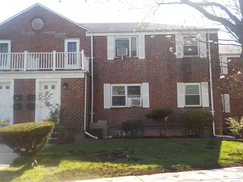 74-02 260th St #G-2, Glen Oaks, NY 11004