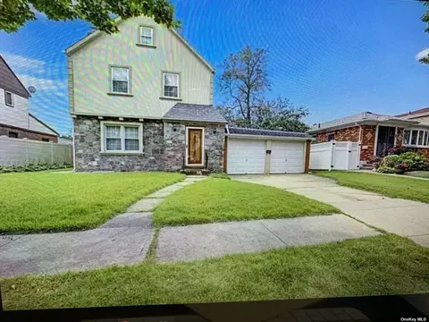 86-14 248th St, Bellerose, NY 11426