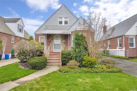 56-44 187th St, Fresh Meadows, NY 11365
