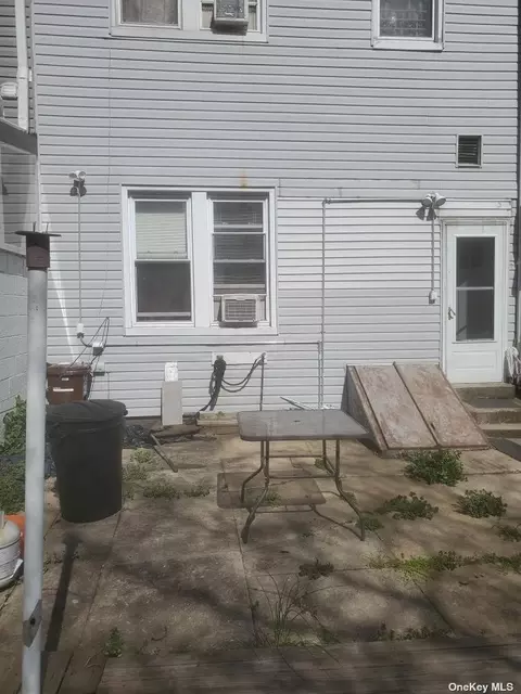 87-22 118th St, Richmond Hill, NY 11418