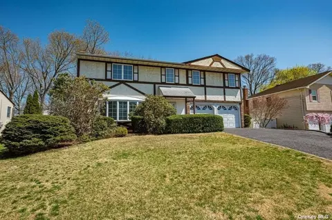 57 Bobann Dr, Nesconset, NY 11767