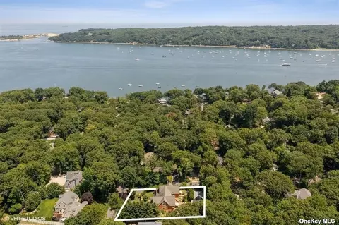 2 Cedar Ave, Setauket, NY 11733