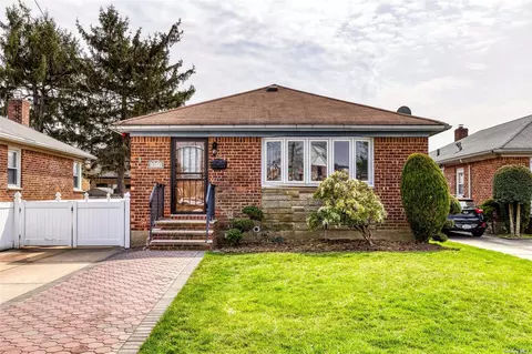 154-12 Willets Point Blvd, Whitestone, NY 11357