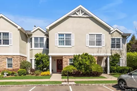 30 Miro Pl #--, Port Washington, NY 11050