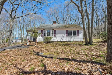12 Butcher Ln, Sag Harbor, NY 11963