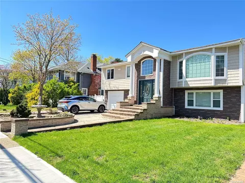 256 Rose St, Freeport, NY 11520