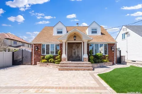 157-44 82nd St, Howard Beach, NY 11414