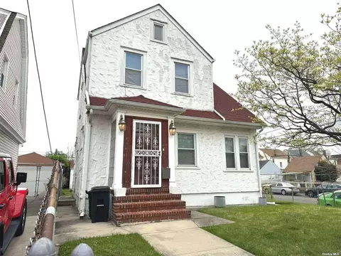 89-51 205th St, Jamaica, NY 11423
