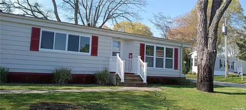 1661-168 A Old Country, Riverhead, NY 11901