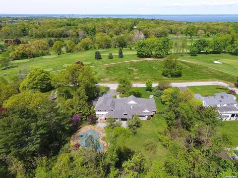 15 Astor Ln, Sands Point, NY 11050