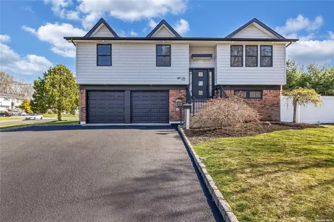 18 Manistee Ln, East Islip, NY 11730