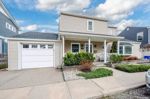 30 Vinton St, Long Beach, NY 11561