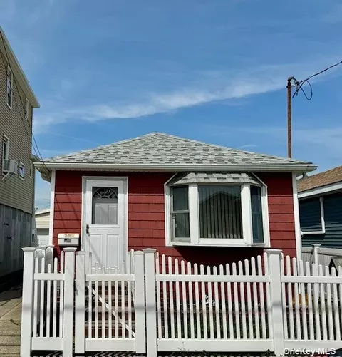 105 Noel Rd, Broad Channel, NY 11693