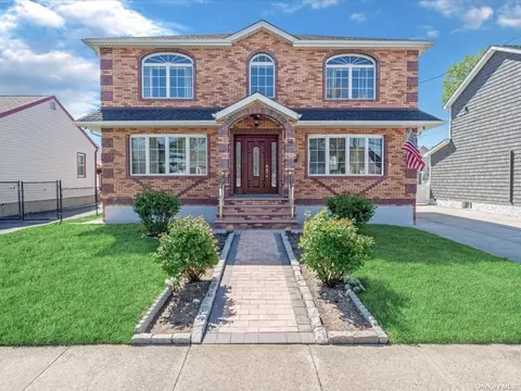 50 2nd St, New Hyde Park, NY 11040