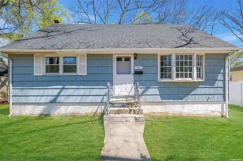 85 N 17th St, Wyandanch, NY 11798