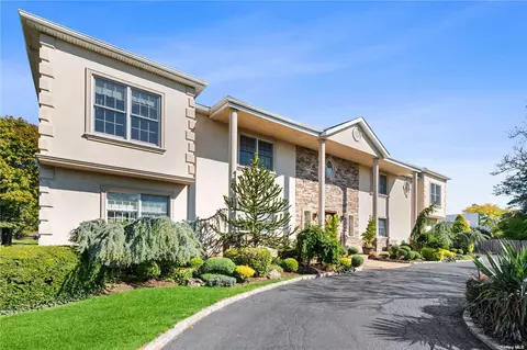 1013 Seawane Dr, Hewlett Harbor, NY 11557