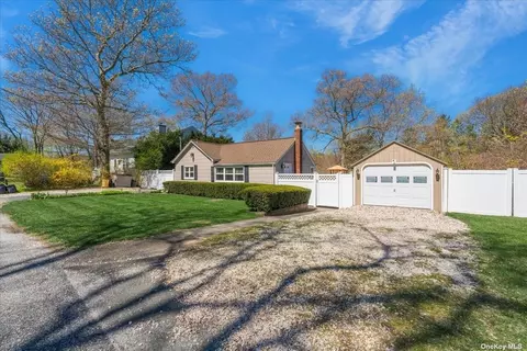 27 Floyd Bennett Dr, Sound Beach, NY 11789